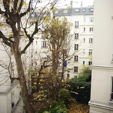 Victor-hugo - 7 Adults Parigi