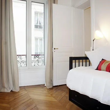 Victor-hugo - 7 Adults Apartment Paris